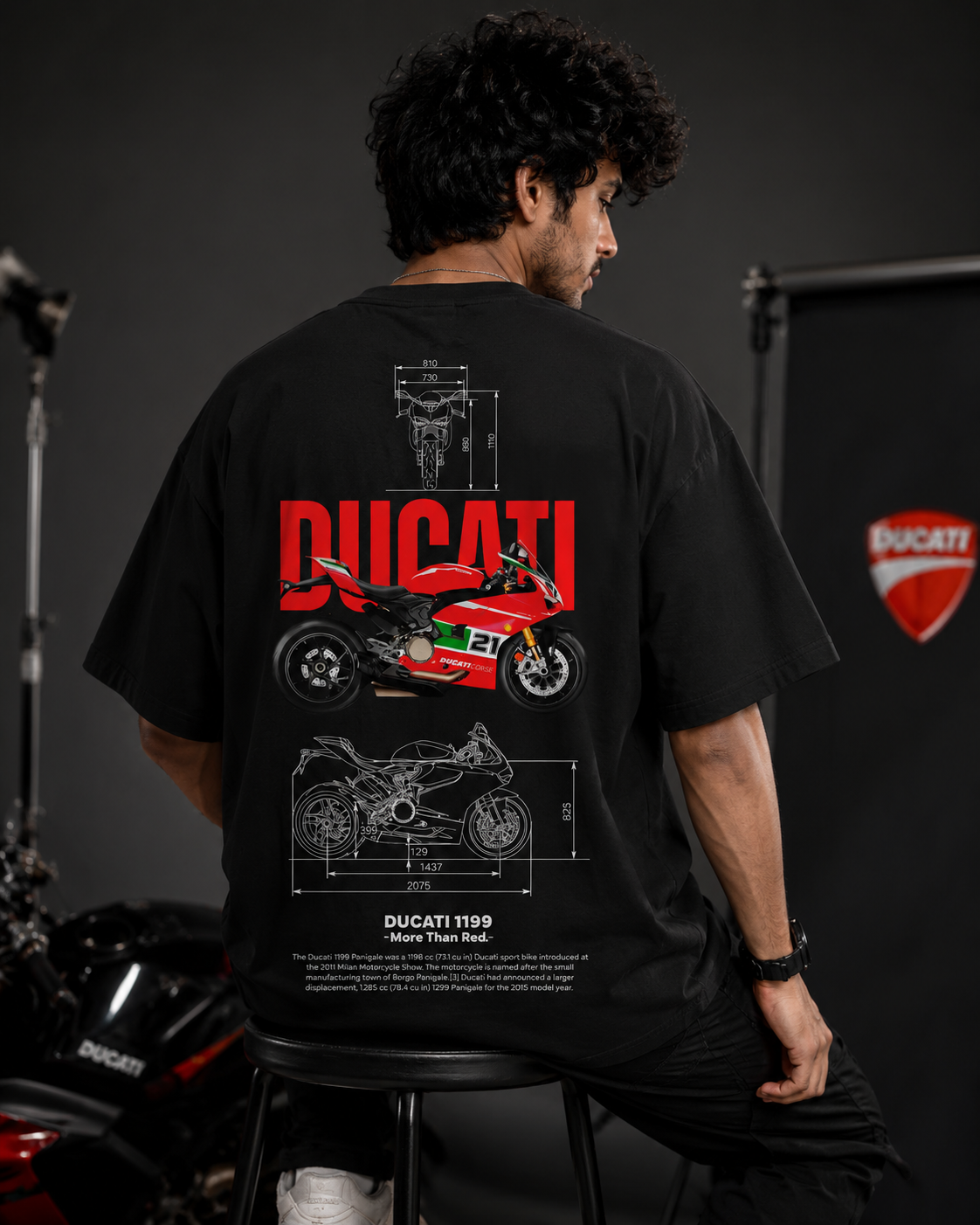 D 1199 Art Oversize Black Cotton T-shirt